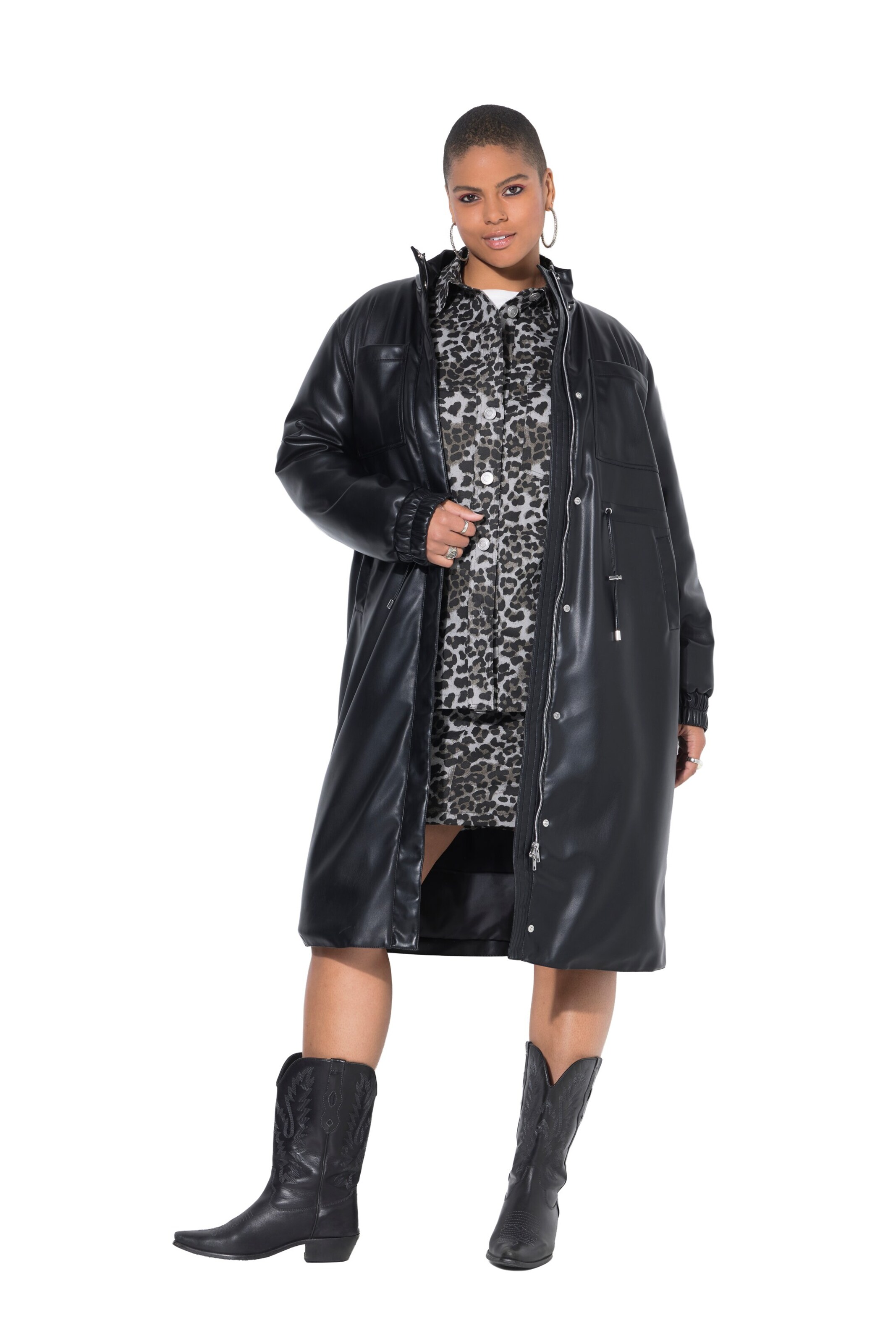 Studio Untold Tussenmantel in Zwart: voorkant