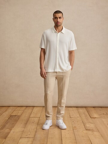 DAN FOX APPAREL Comfort Fit Skjorte 'Tino' i hvid