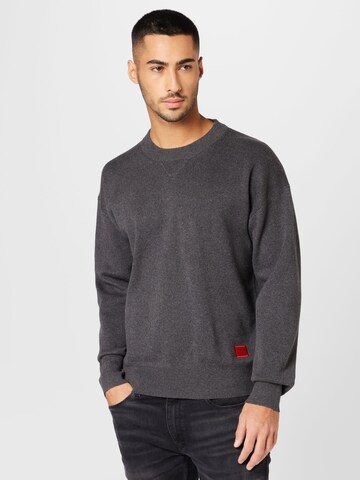 HUGO Red - Pullover 'Sweator' em cinzento: frente