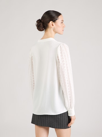 Chemisier 'VIENOLA' VILA en blanc