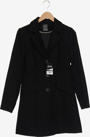 Atmosphere Jacket & Coat in M in Black: front