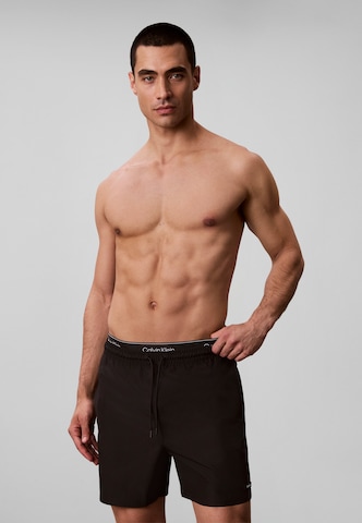 Calvin Klein Underwear Rövid fürdőnadrágok - fekete: elől