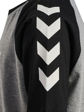 Hummel Functioneel shirt in Grijs