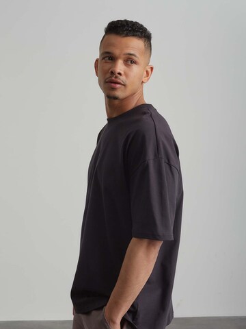 ABOUT YOU x Benny Cristo Shirt 'Mats' in Black