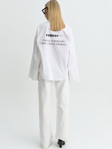 FEMSSY Oversized bluse 'CLARA SHIRT WHITE' i hvid