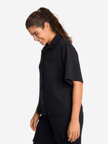 OCEANSAPART Blouse 'Cruz' in Black