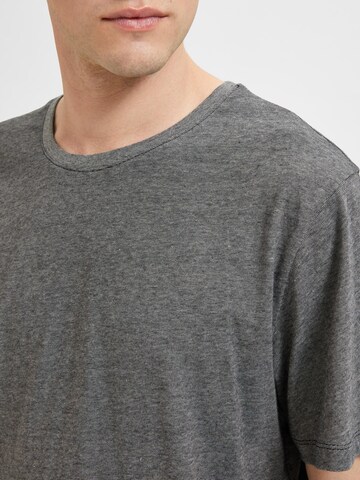 T-Shirt 'Aspen' SELECTED HOMME en gris