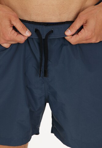 Virtus Boardshorts 'Wesley' in Blau