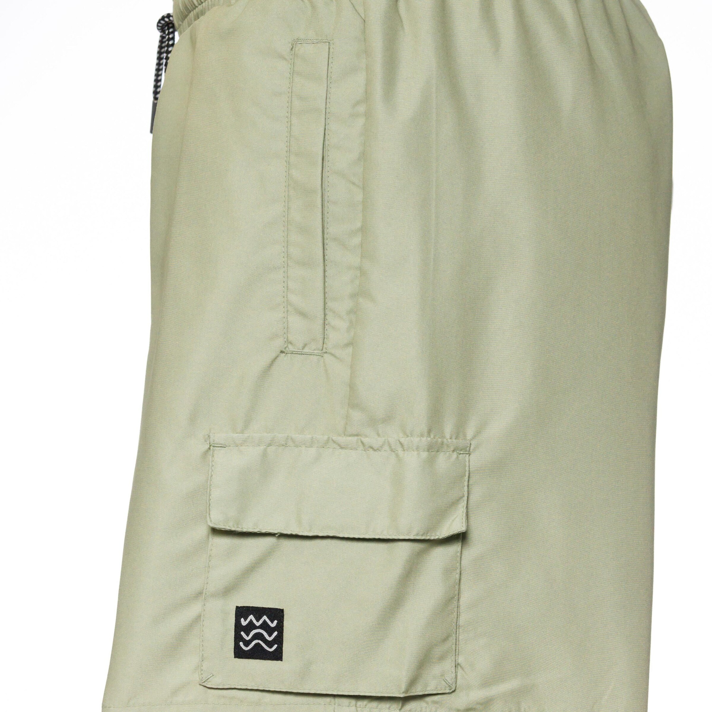 MAUI WOWIE Board Shorts in Green