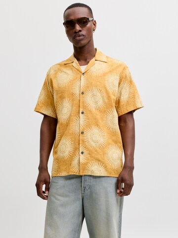 Jack & Jones Premium Comfort Fit Skjorta 'JPRBLUBILBAO' i gul: framsida