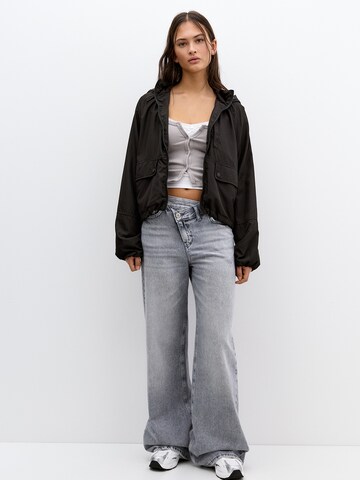 Geacă de primăvară-toamnă de la Pull&Bear pe negru