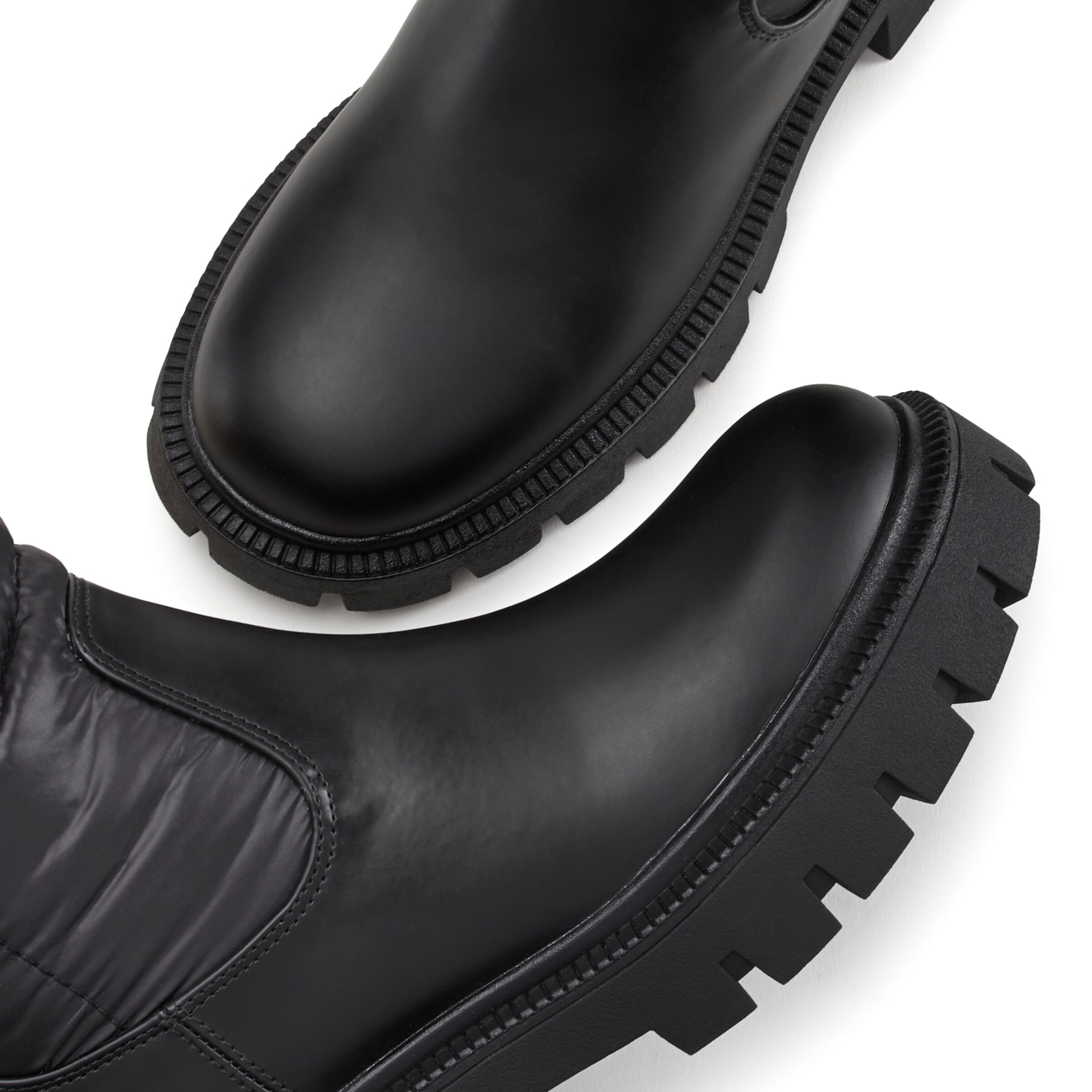 LASCANA Boot in Black