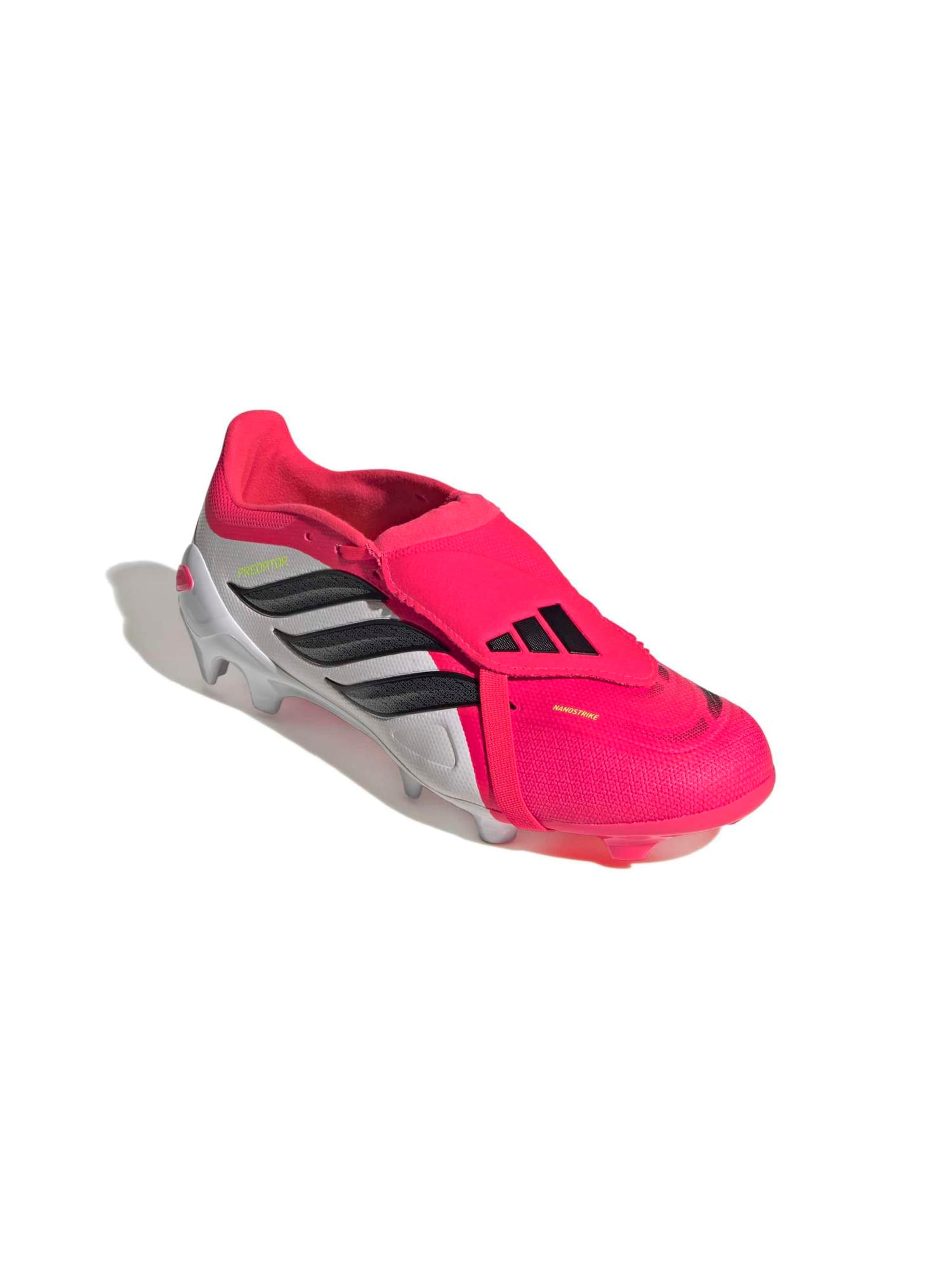 ADIDAS PERFORMANCE - Chuteira 'Predator League' em rosa