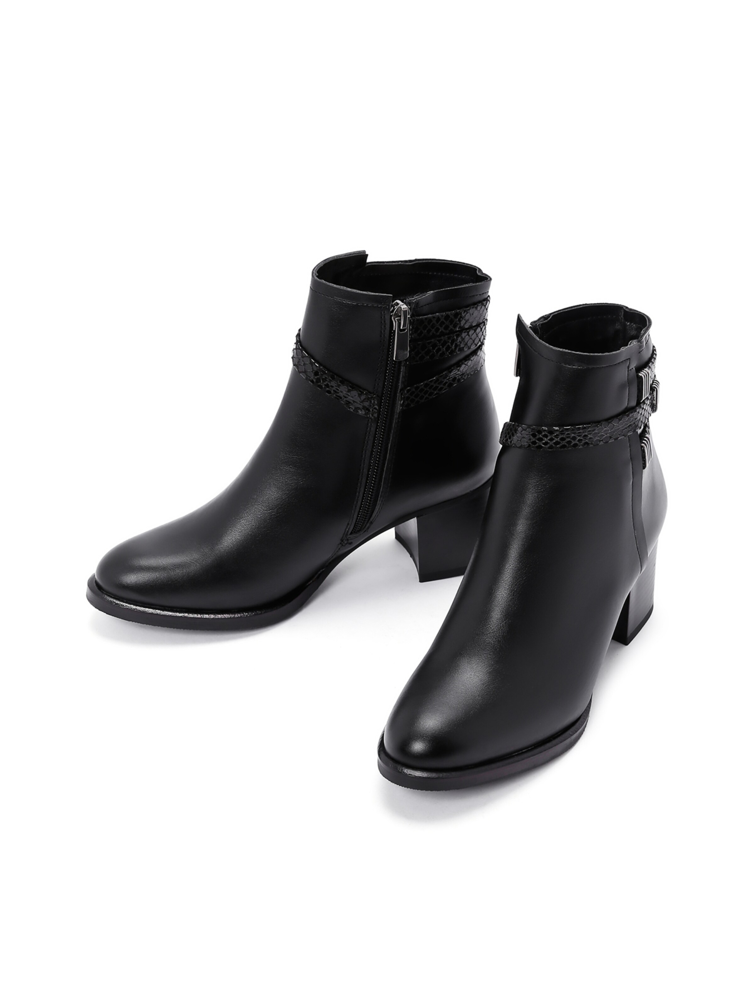 Derimod Ankle Boots in Schwarz