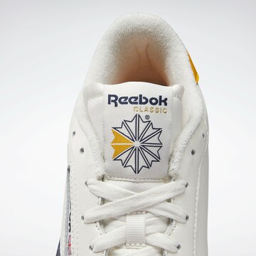 Sneaker bassa 'Revenge' di Reebok in bianco