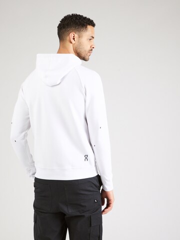 On Sweatshirt in Weiß