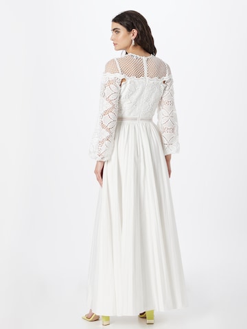 Robe de soirée True Decadence en blanc