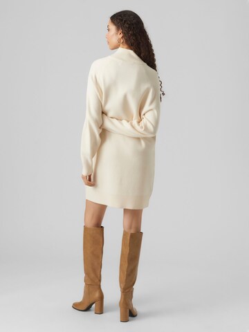 Robes en maille 'Goldneedle' VERO MODA en blanc