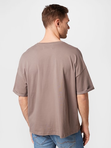 ALPHA INDUSTRIES T-shirt i brun