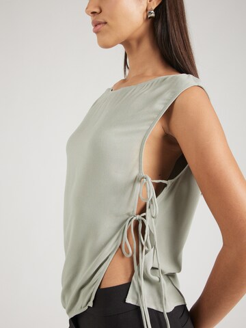 WEEKDAY Top in Groen