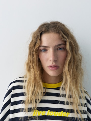 Pull&Bear Shirt in Blue