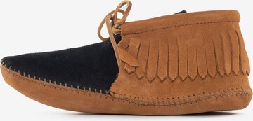 Minnetonka Moccasins 'Classic Fringe' in Brown: front