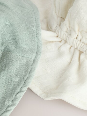 Next - Gorros em verde