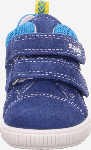 Chaussure basse 'Moppy' SUPERFIT en bleu