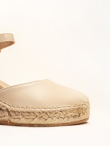 Alhamas - Sandalias con hebilla 'Alpargata Cuña 7 cm' en beige
