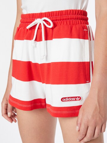 ADIDAS ORIGINALS Loosefit Shorts 'Mid Waist Striped' in Rot