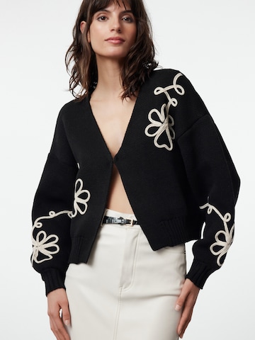 Cardigan Trendyol en noir : devant