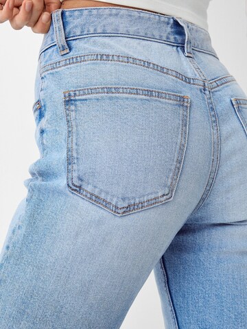 Bershka Regular Jeans in Blau