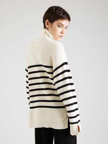 GARCIA Sweater in White