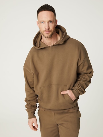 DAN FOX APPAREL Sweatshirt 'Dean' (GOTS) in Braun: predná strana