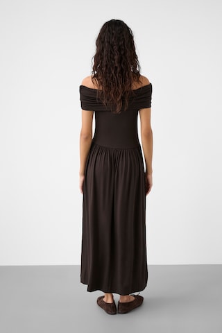 SOAKED IN LUXURY Dress 'Hanadi' in Brown