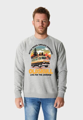 Oldskull Sweatshirt 'Wrldvibe Adventure Van' in Grijs: voorkant