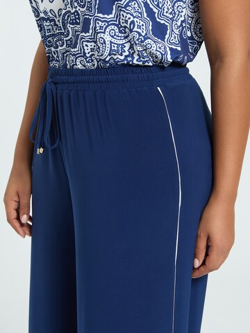 Tapered Pantaloni di Fiorella Rubino in blu
