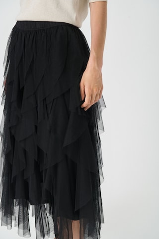 Part Two - Saia 'Svanhild' em preto