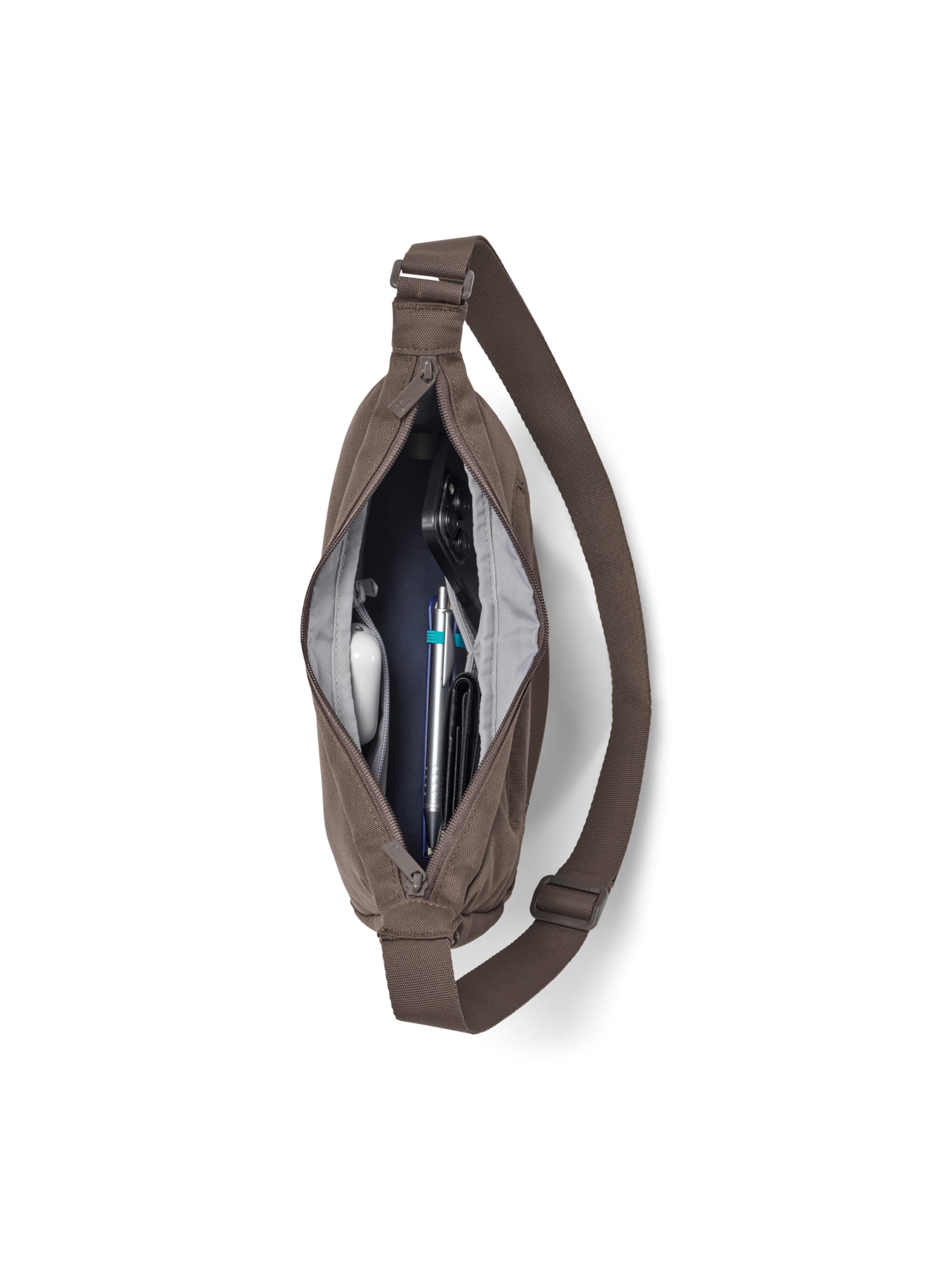 Johnny Urban Half Moon Bag 'Ally Medium' in Braun