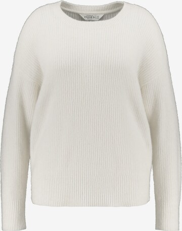 Studio Untold Sweater in White: front
