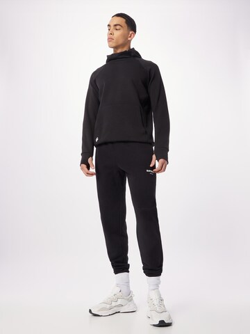 Superdry Tapered Broek in Zwart