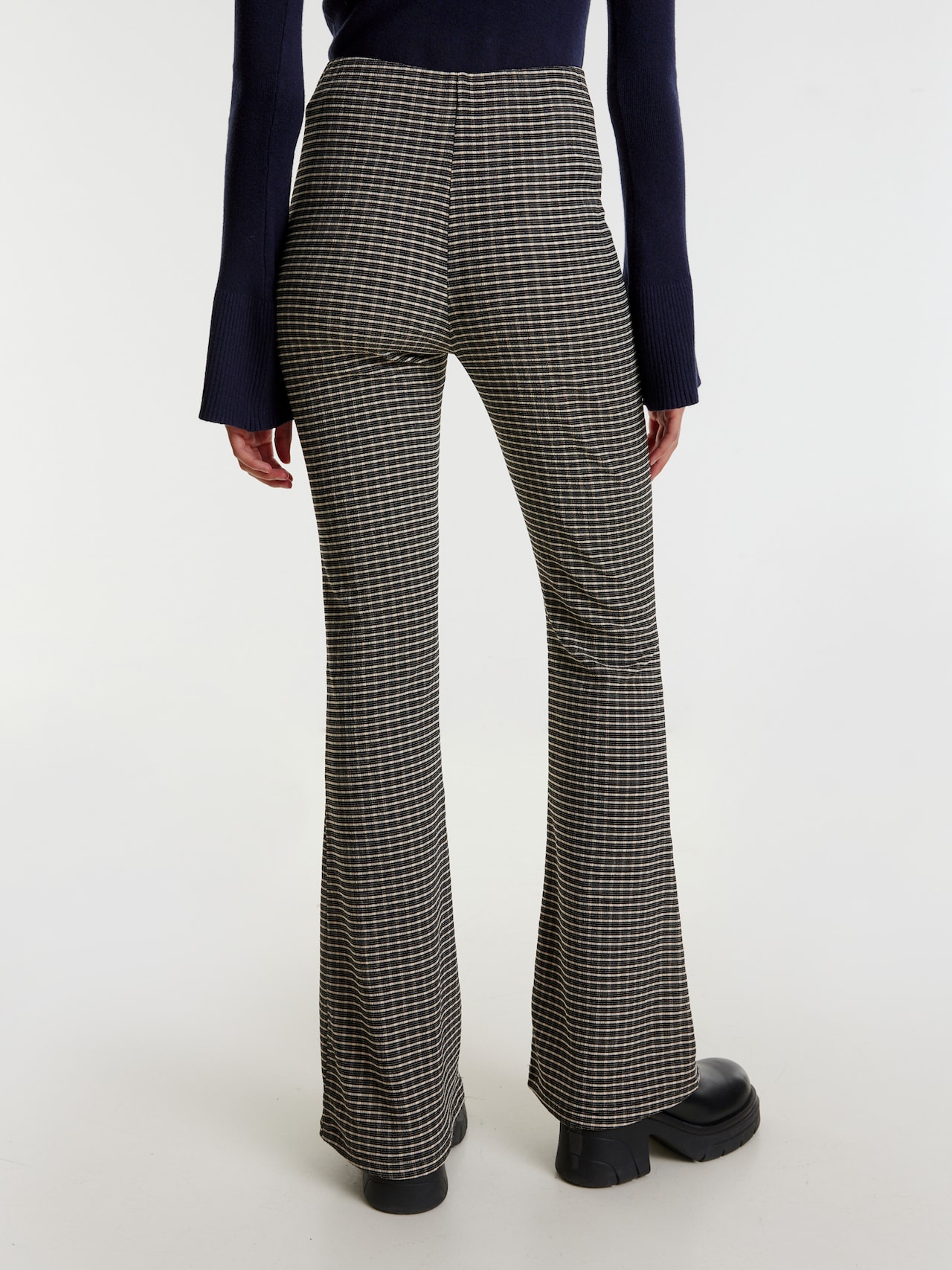 EDITED Produkte Hose 'Zelinda' grau