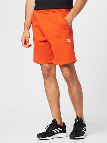 ADIDAS ORIGINALS Regular Shorts 'Trefoil Essentials' in Rot: Vorderseite
