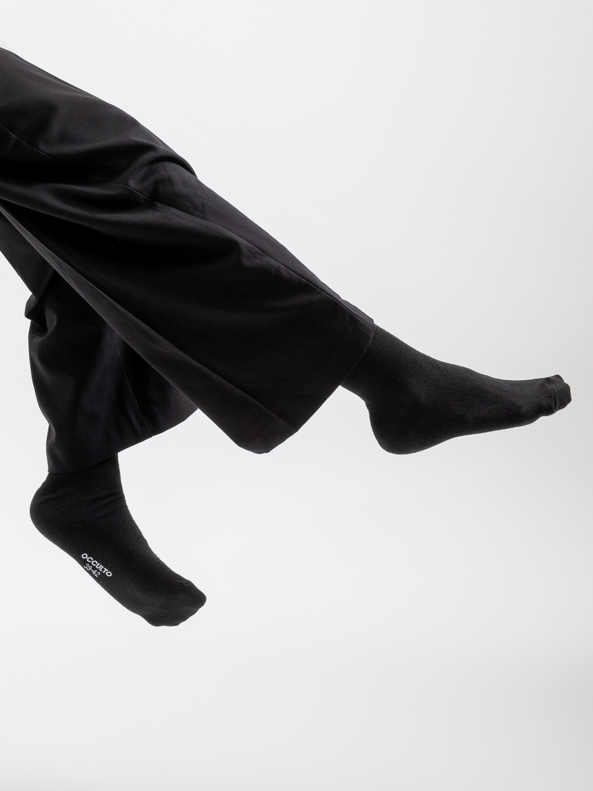 Occulto Socks 'Hermine' in Black: front
