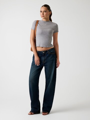 GUESS T-Shirt 'Licia' in Grau