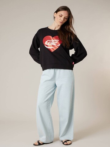 Sweat-shirt 'Cherryna' Deeluxe en noir