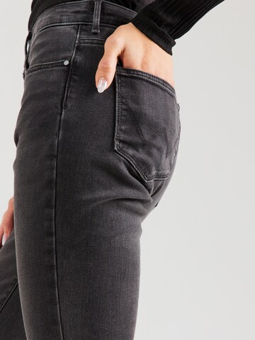 WRANGLER Slimfit Jeans i svart