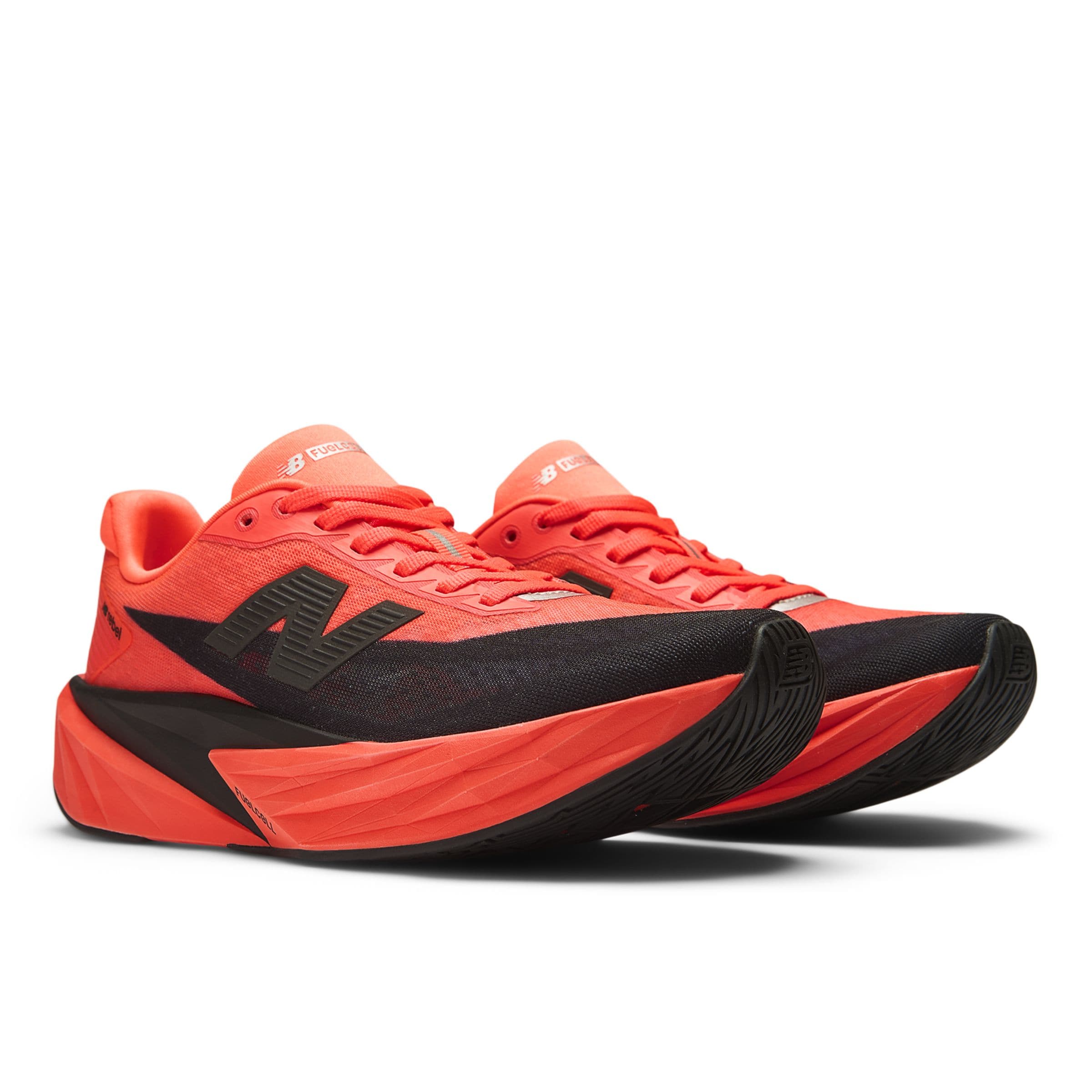 new balance Sneaker 'FuelCell Rebel v5'. in Rot