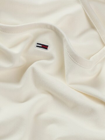 Top 'Essential' di Tommy Jeans in bianco