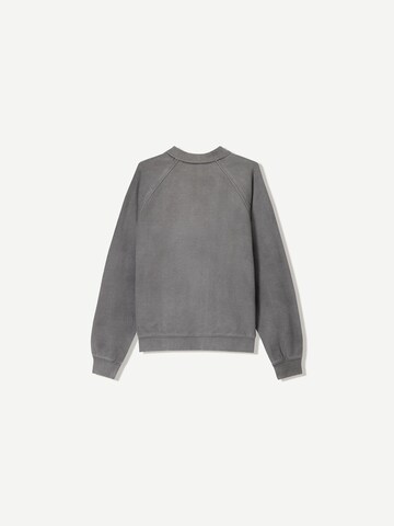 Sweat-shirt Bershka en gris